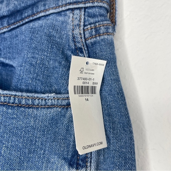 NWT Old Navy Mid Rise Cutoff Boyfriend Jean Short Raw Hem - Picture 5 of 9